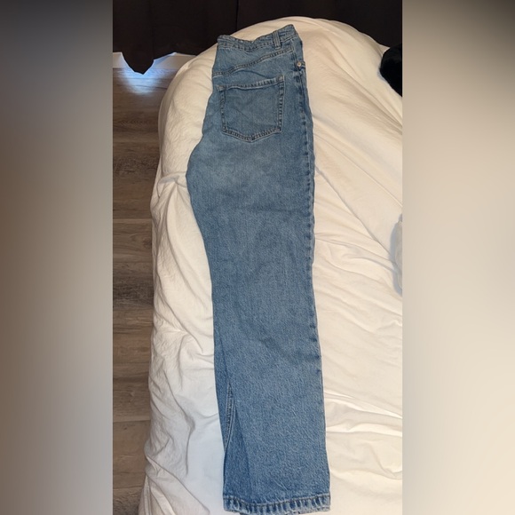 American eagle Jeans with holes in both knees, stretchy/high waisted - Picture 3 of 3